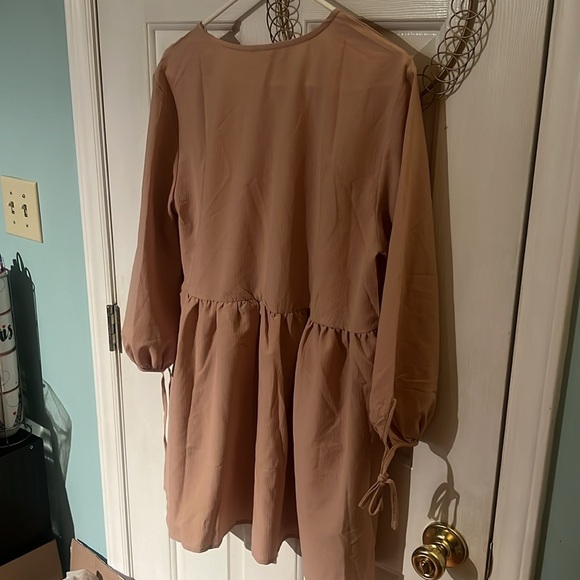 Entry NWT button up, BOHO vibe size medium. Tan oversized - Picture 5 of 6